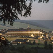 Bewegt und bewegend: Eine faszinierende Reise durch die Geschichte des Sauerland Stern Hotels, Bild 4/6